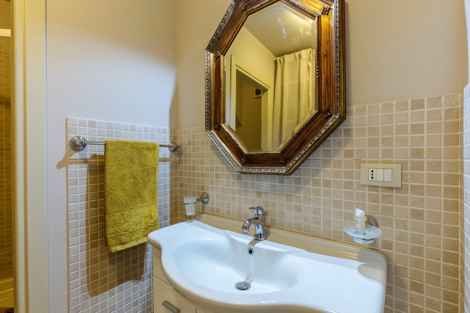 Sant'Elia Prestige Apartment With Balcony Palermo Exterior photo
